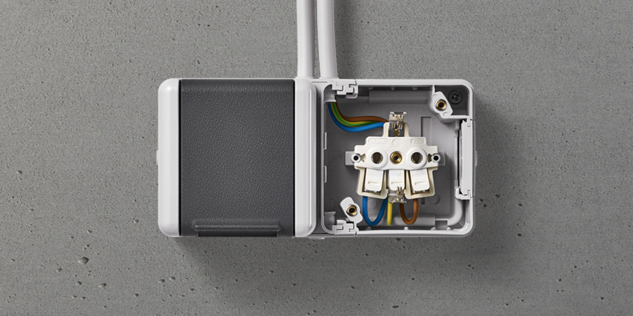 Doppelsteckdose mit Trennsteg bei Montagebau Kiss e.K. in Karlstadt